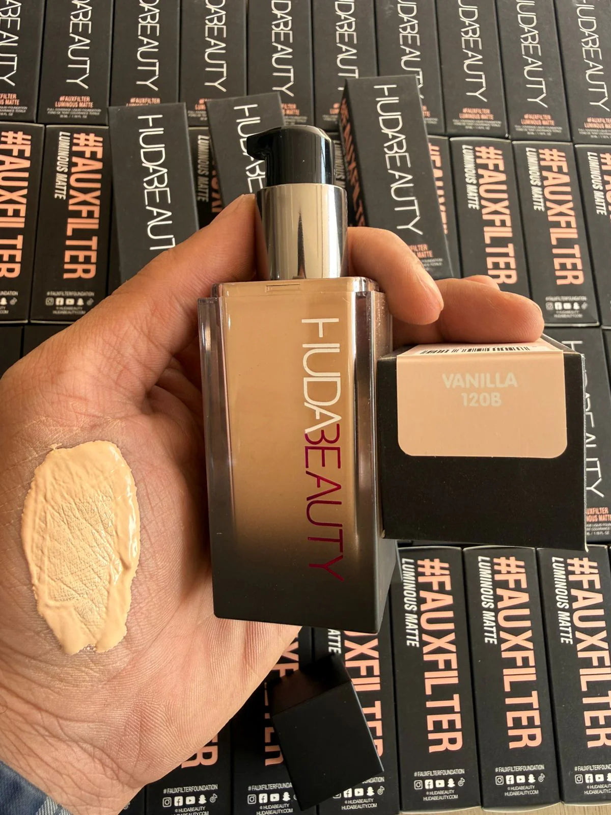 Huda Beauty Fauxfilter Foundation