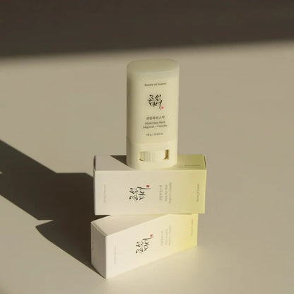 BEAUTY OF JOSEON Matte sunscreen stick Mugwort + Camilia (SPF 50+ PA++++)